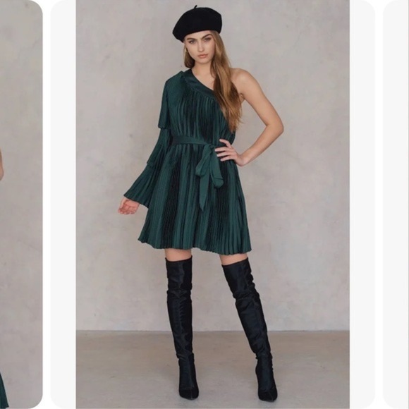 Keepsake Off The Shoulder Dress Pleats Mini  Dress Bottle Green Size M - Picture 2 of 10